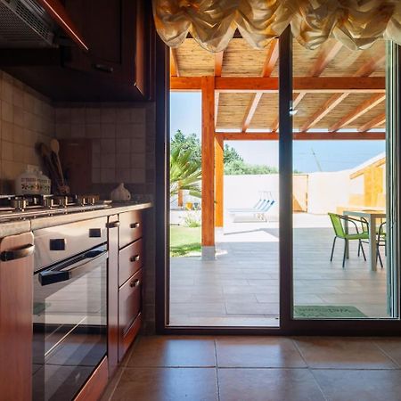 Villa Chloe Capitana Exterior photo